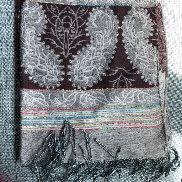 Wrap Scarf - Picture 2 of 3